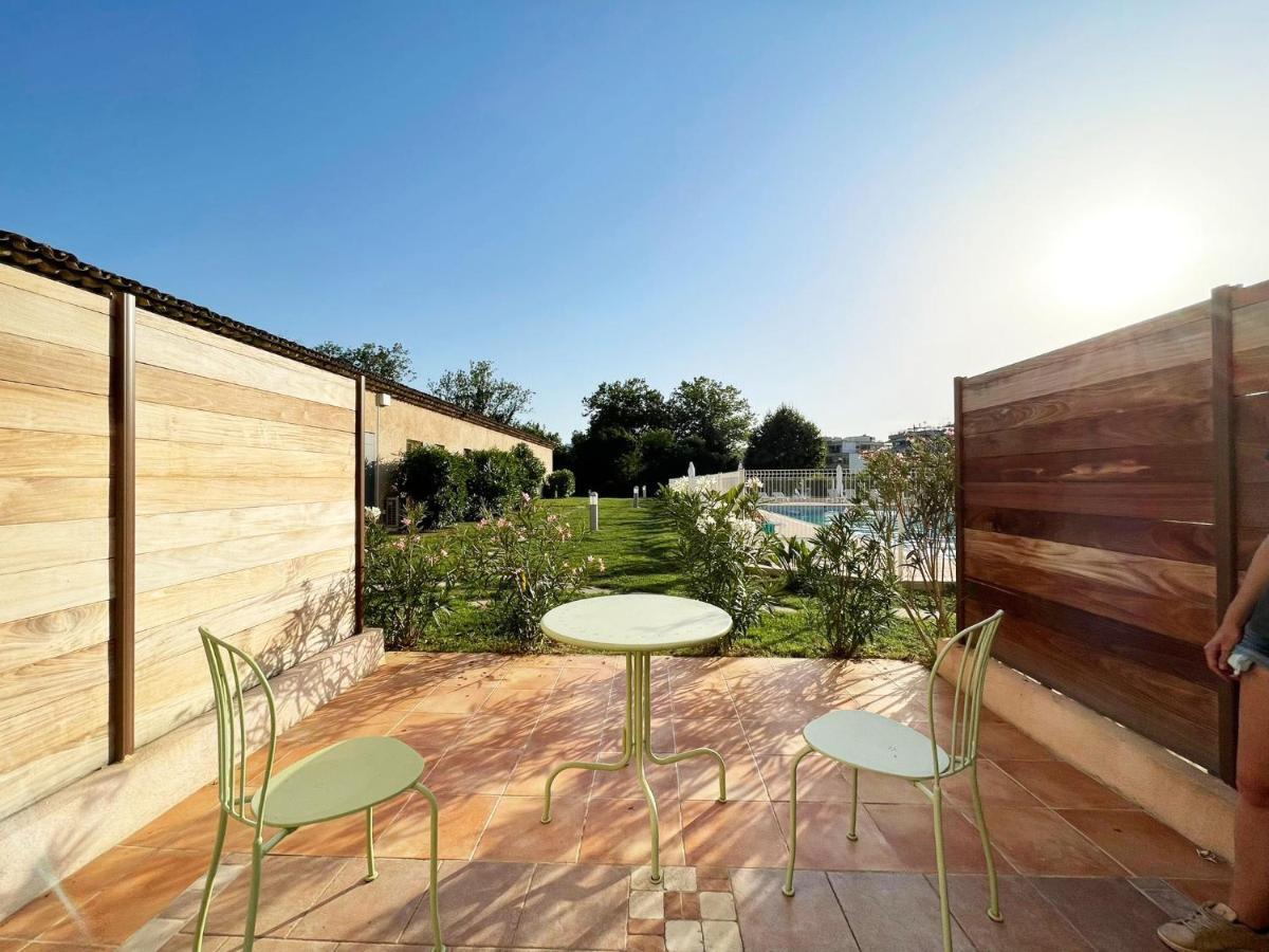 Studio 2 - Les Suites De Robinson - Residence Avec Piscine En Bord De Siagne, A Mandelieu-La Napoule Exterior photo