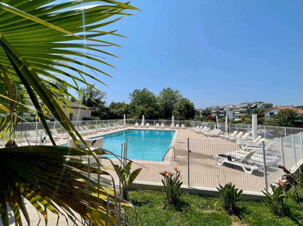 Studio 2 - Les Suites De Robinson - Residence Avec Piscine En Bord De Siagne, A Mandelieu-La Napoule Exterior photo